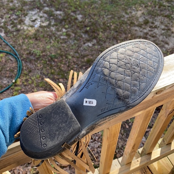 Black distressed Corral booties - Picture 8 of 8